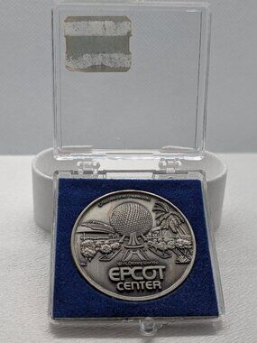 NEW Vintage  1982 Walt Disney Epcot Souvenir Coin Medallion